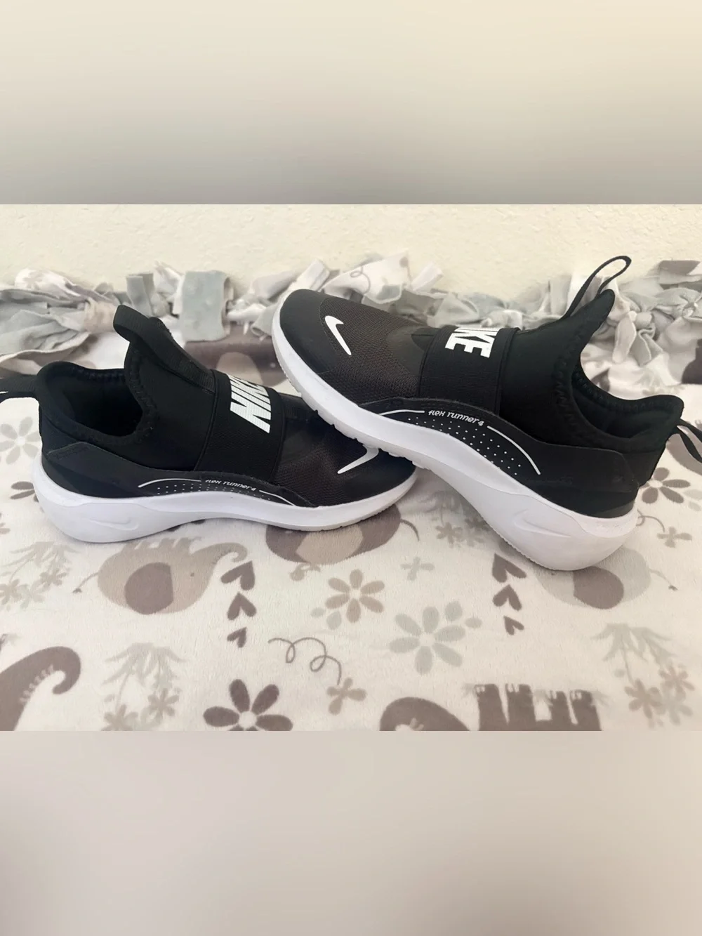 New Nike Black and White Slip-On Kids 12C